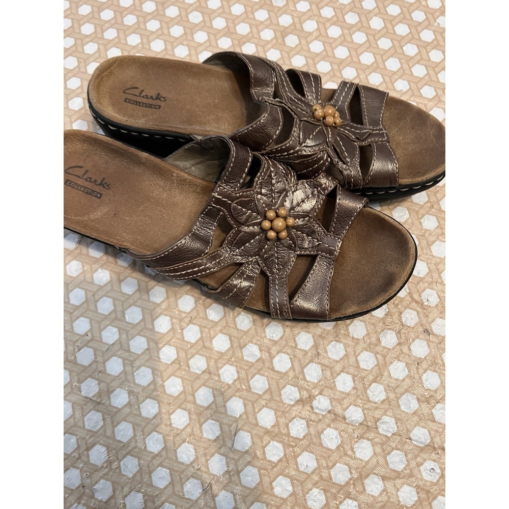 Clarks Bendables Women's Size 9.5M Bronze Leather Slide Sandals with Beads